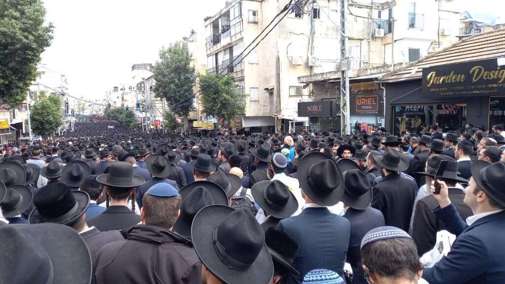 הלווית הרב קנייבסקי. | שילה פריד