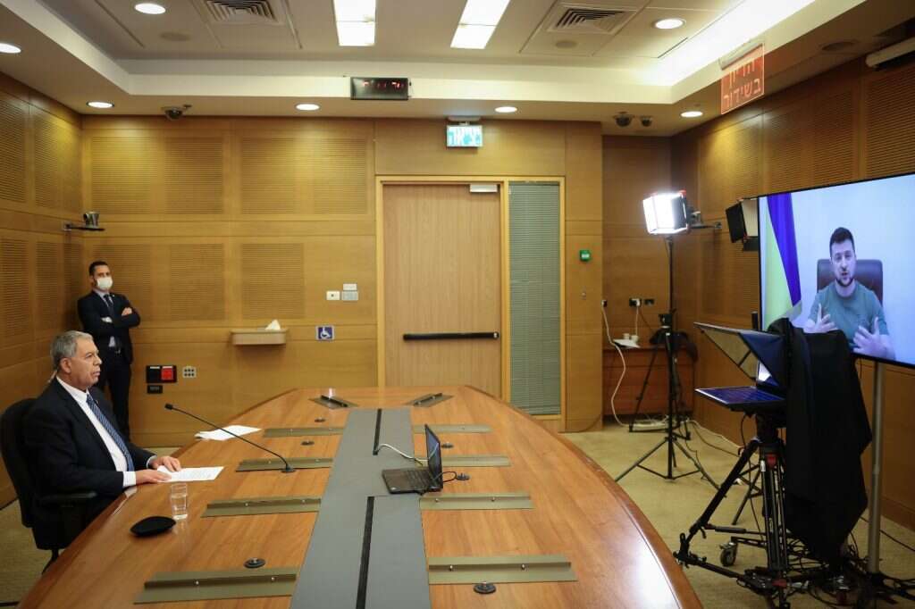 יו"ר הכנסת מיקי לוי מאזין לנאום זלנסקי לחברי הכנסת. | דוברות הכנסת, נועם מושקוביץ