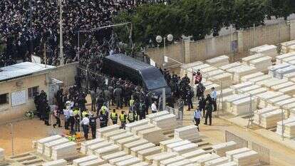 הלוויית הרב קניבסקי, השבוע. | פלאש 90