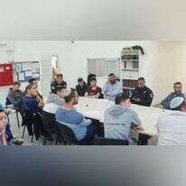 סנ"צ ששי שלמה בשיחה עם תלמידי המכינה בלוד. | אריה סליי סנ"צ ששי שלמה בשיחה עם תלמידי המכינה בלוד. | אריה סליי