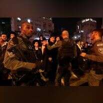 שוטרים בזירת הפיגוע בבני-ברק. | AFP