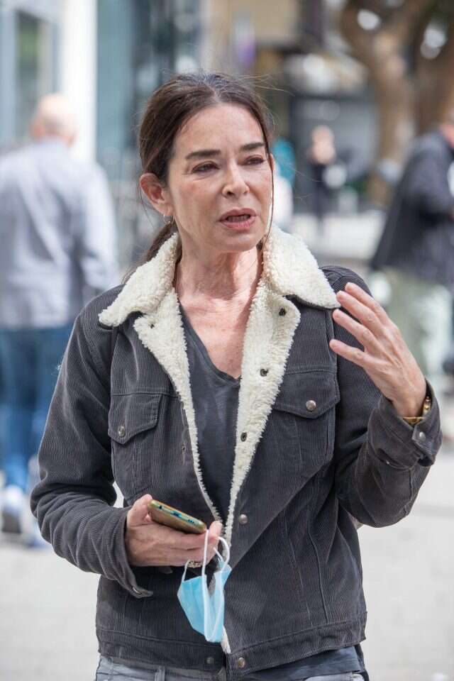 גילי. | יוסי אלוני