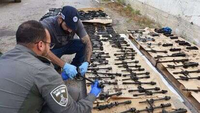 נשקים שנתפסו בלקיה. | דוברות המשטרה