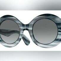 פולגת | דודי חסון. מימין- חולצה 299.9 מכנסיים 399.9