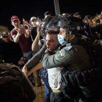 התפרעויות בשער שכם. | יונתן זינדל/פלאש90 התפרעויות בשער שכם. | יונתן זינדל/פלאש90