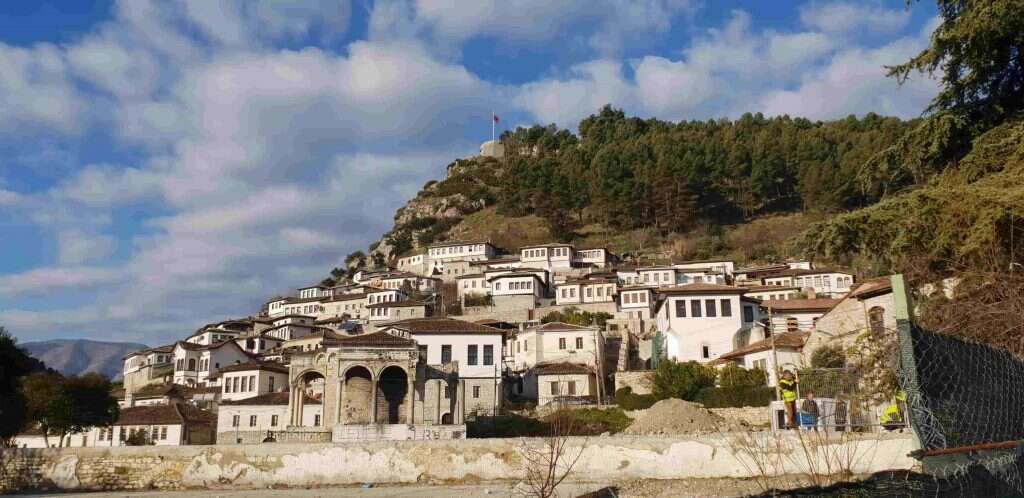 נוף בטירנה בירת אלבניה