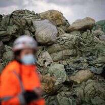 ככה זה נראה בסוף התהליך. בגדים במיחזור. | AFP