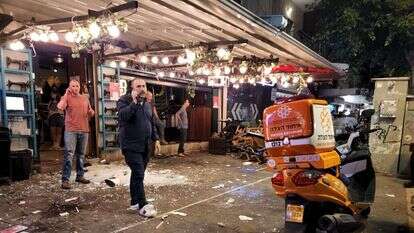 ניידות בזירת הירי בתל אביב. | איחוד הצלה