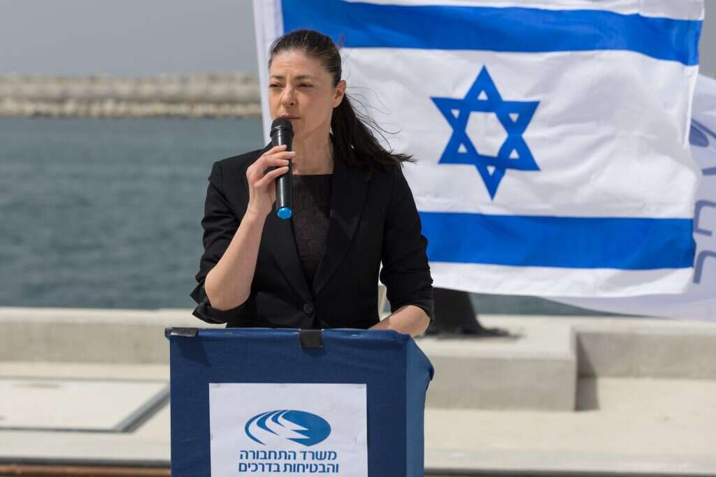 השרה מיכאלי בנמל אשדוד, שלשום. | פלאש 90 השרה מיכאלי בנמל אשדוד, שלשום. | פלאש 90