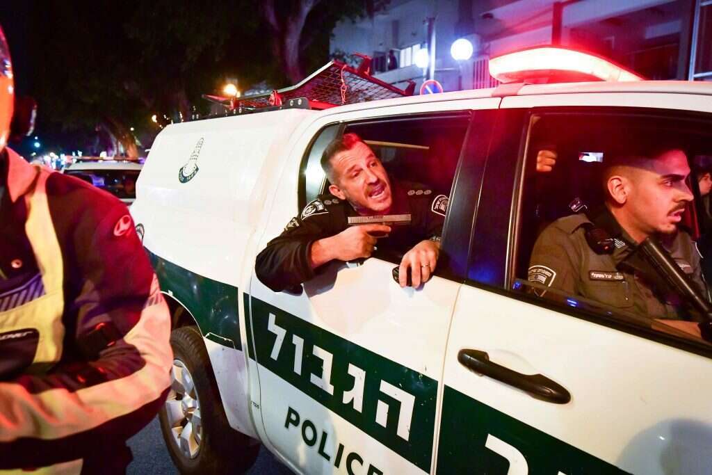 כוחות הבטחון בזמן הפיגוע בתל אביב,. | אבשלום ששוני פלאש90