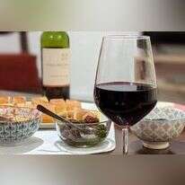 יין אדום. | רינה נקונצ'ני