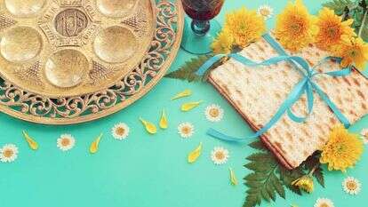 פסח, מצה ומרור. | שאטרסטוק