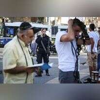 עמדה להנחת תפילין בשוק הכרמל. | אבישג שאר ישוב