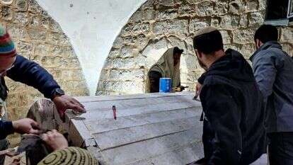 משפצים את קבר יוסף. | הודיה כריש חזוני