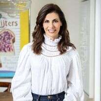 שי–לי ליפא. | אבישג שאר-ישוב