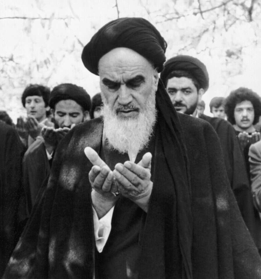 הציג את עצמו בקלטות וידאו בתור איש דת מתון ודמוקרטי. ח'ומייני. | גטי אימג'ס