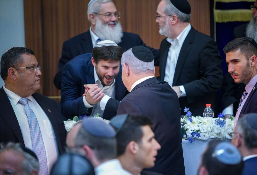 סמוטריץ' עם נתניהו בישיבת מרכז הרב, 2019. | אורן בן-חקון