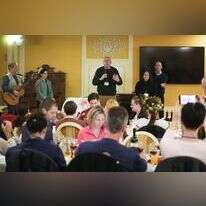 הולכים ומתרחקים. רב רפורמי מפלורידה עורך סדר רב לאומי בפולין, השבוע. | AP