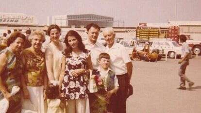 משפחת זילבר ביום עלייתה לארץ. | אסתר אלטרמן