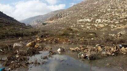 ביוב שזורם לשמורת נחל פרת, 2015. | יונתן לורנס