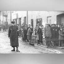 שוטר יהודי בגטו לודז', 1941. | מתוך הארכיון הפדרלי הגרמני