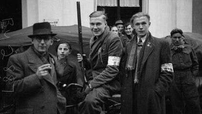 דמיון מדהים בין המגייס למגויס. לוחמי מחתרת הולנדים בווינטרסוויק, 1944. | מוזיאון המלחמה האימפריאלית