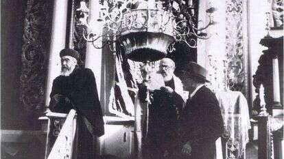 הרבנים הרצוג ועוזיאל בכינוס תפילה שהתקיים בחורבת רבי יהודה החסיד, כ' בכסלו. | ארכיון הרבנות הראשית