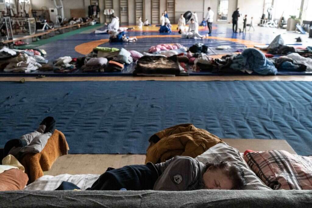 ברגע אחד נהיו הומלסים. פליטים מאוקראינה. | באה בר-קלוש, פלאש 90