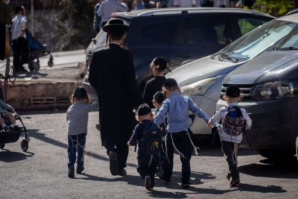 באופן היסטורי, הקשר בין כסף לילודה הפוך ממה שהיינו  מצפים. אילוסטרציה, למצולמים אין קשר לכתבה. | יונתן זינדל, פלאש 90
