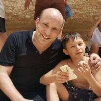 בנט בטיול משפחתי בדרום, השבוע. | מתוך דף הפייסבוק של נפתלי בנט בנט בטיול משפחתי בדרום, השבוע. | מתוך דף הפייסבוק של נפתלי בנט