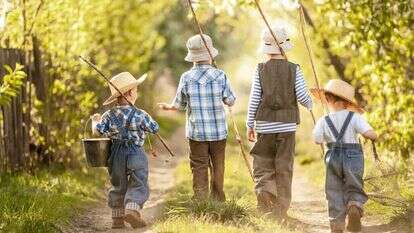 ארבעה בנים. | שאטרסטוק