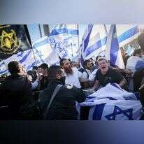 צעדת הדגלים בשער יפו. | יונתן זינדל/פלאש90 צעדת הדגלים בשער יפו. | יונתן זינדל/פלאש90