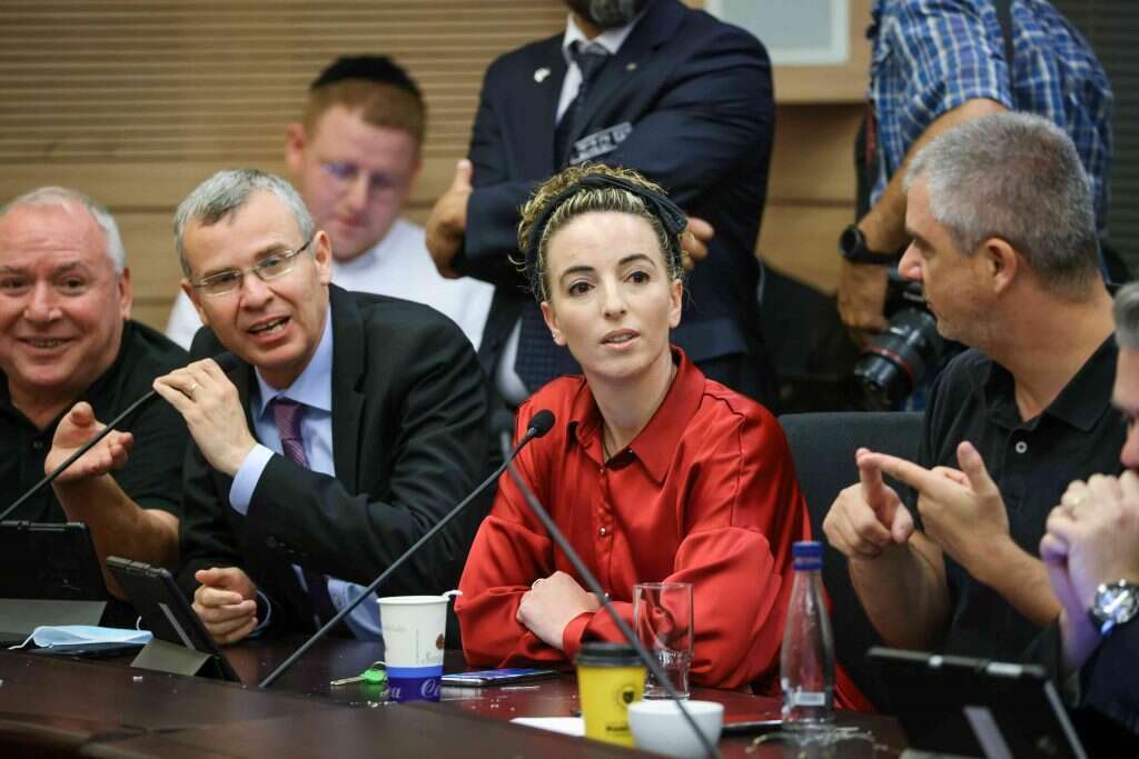 ח"כ עידית סילמן בדיון על הפרשת ח"כ עמיחי שיקלי מימינה. | נועם מושקוביץ, דוברות הכנסת