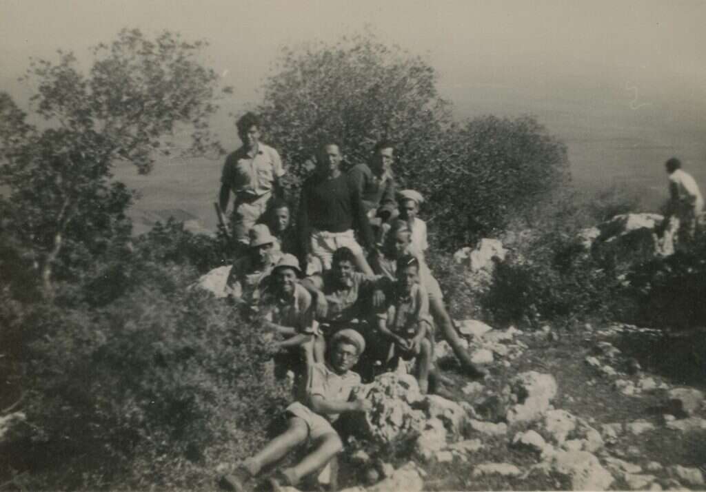 המחלקה הדתית במוחרקה בכרמל. | באדיבות המשפחה המחלקה הדתית במוחרקה בכרמל. | באדיבות המשפחה