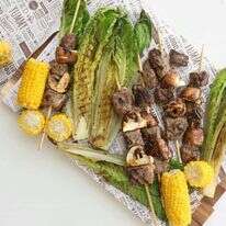 מרינדת עשבי תיבול לשיפודי בשר. | אפרת ליכטנשטט