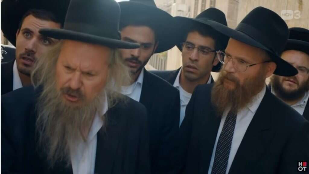 מגוון תפקידים. קינן (מימין) בסדרה "שבאבניקים". | מסך מהסדרה