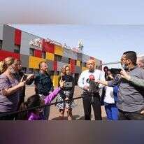 בכירי משרד הבריאות מחוץ למפעל הממתקים של שטראוס עלית. | דוד כהן/פלאש90