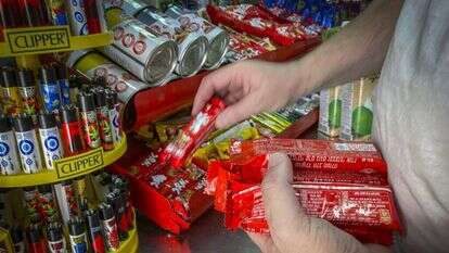 חטיפי שוקולד של שטראוס. | אבשלום ששוני, פלאש 90