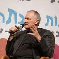 המפכ"ל לשעבר דנינו ב"שבתרבות". | דייגו מיטלברג