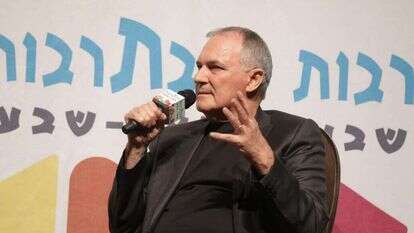 המפכ"ל לשעבר דנינו ב"שבתרבות". | דייגו מיטלברג