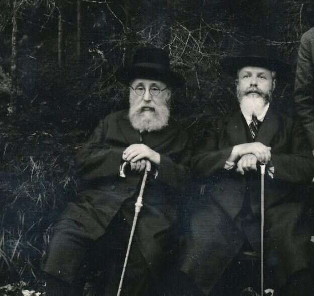 רבי ישראל מהוסיאטין (משמאל) עם חתנו ה"אהלי יעקב", בשנות השלושים בווינה. | ארכיון הרב גרוזמן