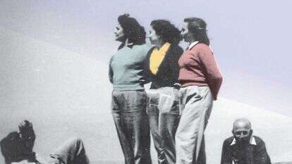 לוחמות בגוש עציון, לפני הנפילה בשבי. | שלמה גור־גורוזובסקי