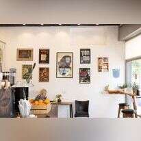 "הגלריה לקפה" בתל־אביב. | אריק סולטן