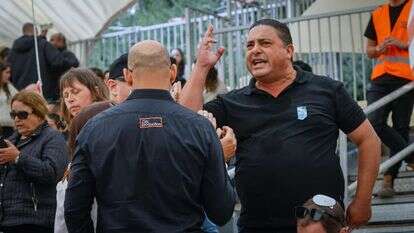 צעקות על בנט בטקס. | אוליבייה פיטוסי, פלאש 90