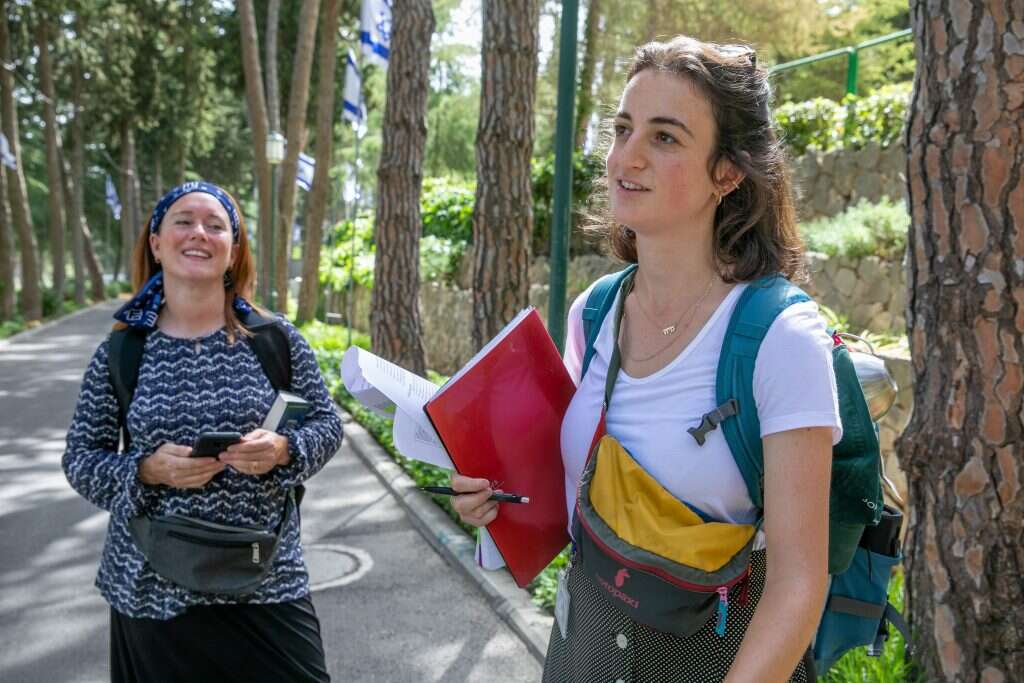 מיה. | יוסי אלוני מיה. | יוסי אלוני