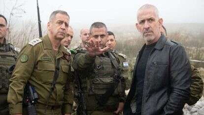 ראש השב"כ רונן בר והרמטכ"ל כוכבי בזירת הפיגוע בחומש. | דובר צה"ל ראש השב"כ רונן בר והרמטכ"ל כוכבי בזירת הפיגוע בחומש. | דובר צה"ל