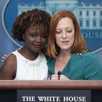 דוברת הבית הלבן החדשה קארין ז'אן-פייר (משמאל) עם ג'ן סאקי. | EPA