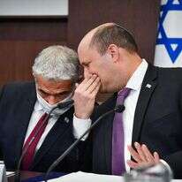 ראש הממשלה נפתלי בנט ושר החוץ יאיר לפיד בישיבת ממשלה. | יואב ארי דודקביץ'/פול ראש הממשלה נפתלי בנט ושר החוץ יאיר לפיד בישיבת ממשלה. | יואב ארי דודקביץ'/פול