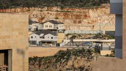 בנייה באלקנה, בחורף האחרון. | פלאש 90