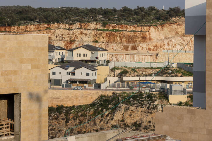 בנייה באלקנה, בחורף האחרון. | פלאש 90